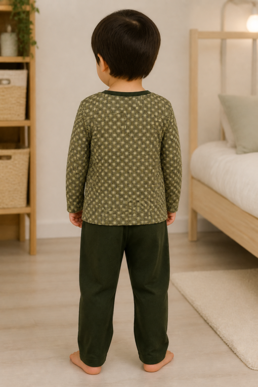 Pijama longo para meninos em algodão, com gola v — Verde oliva estampado — foto C
