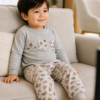 Pijama longo para meninos em algodão, com gola v — Cinza estampado — foto B