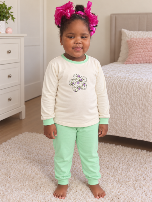 Pijama longo para meninas, Creme e verde menta - flor estampada, vista A