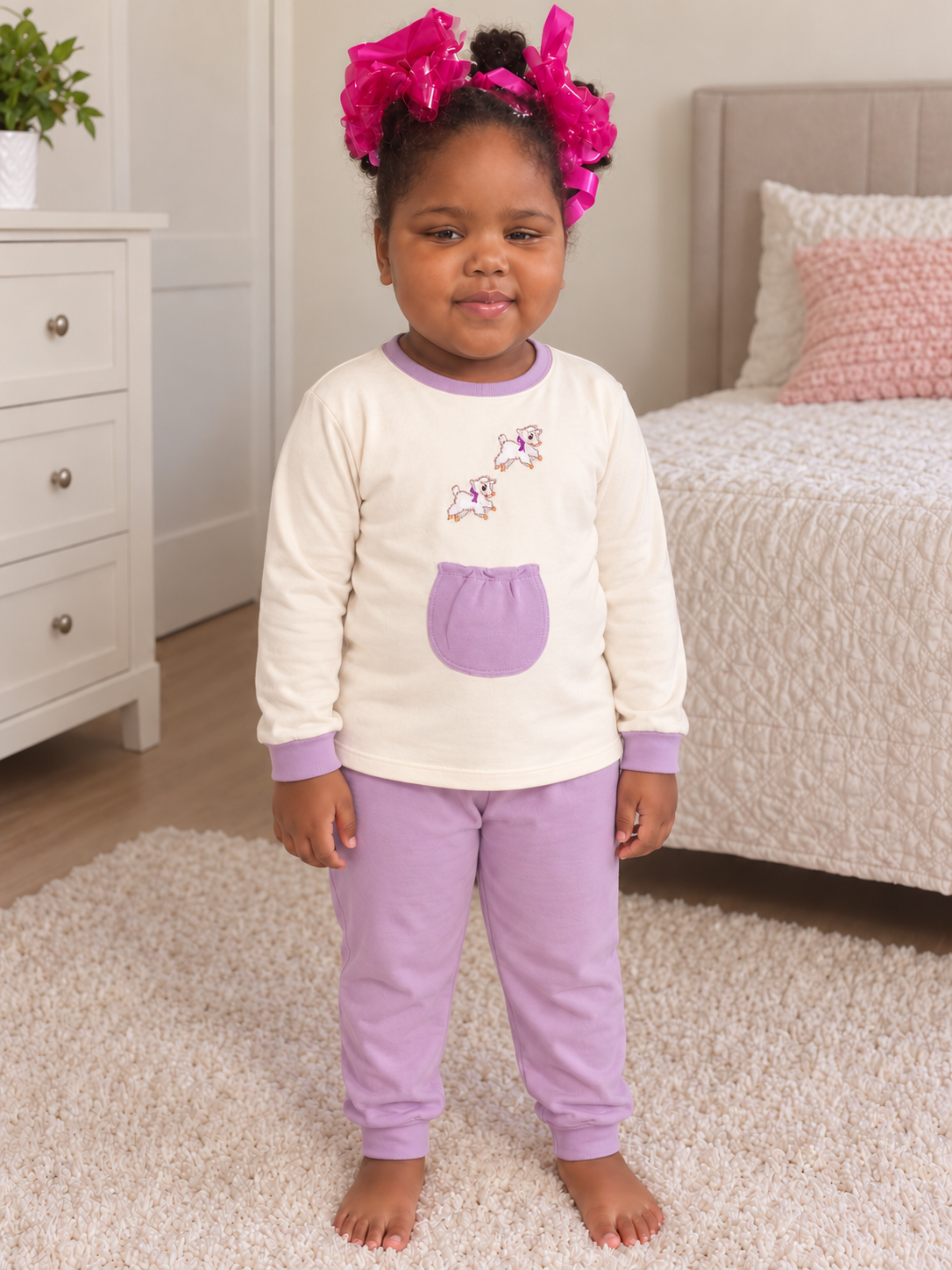 Pijama longo para meninas, Creme e lilás - bolso ovelhas, vista A